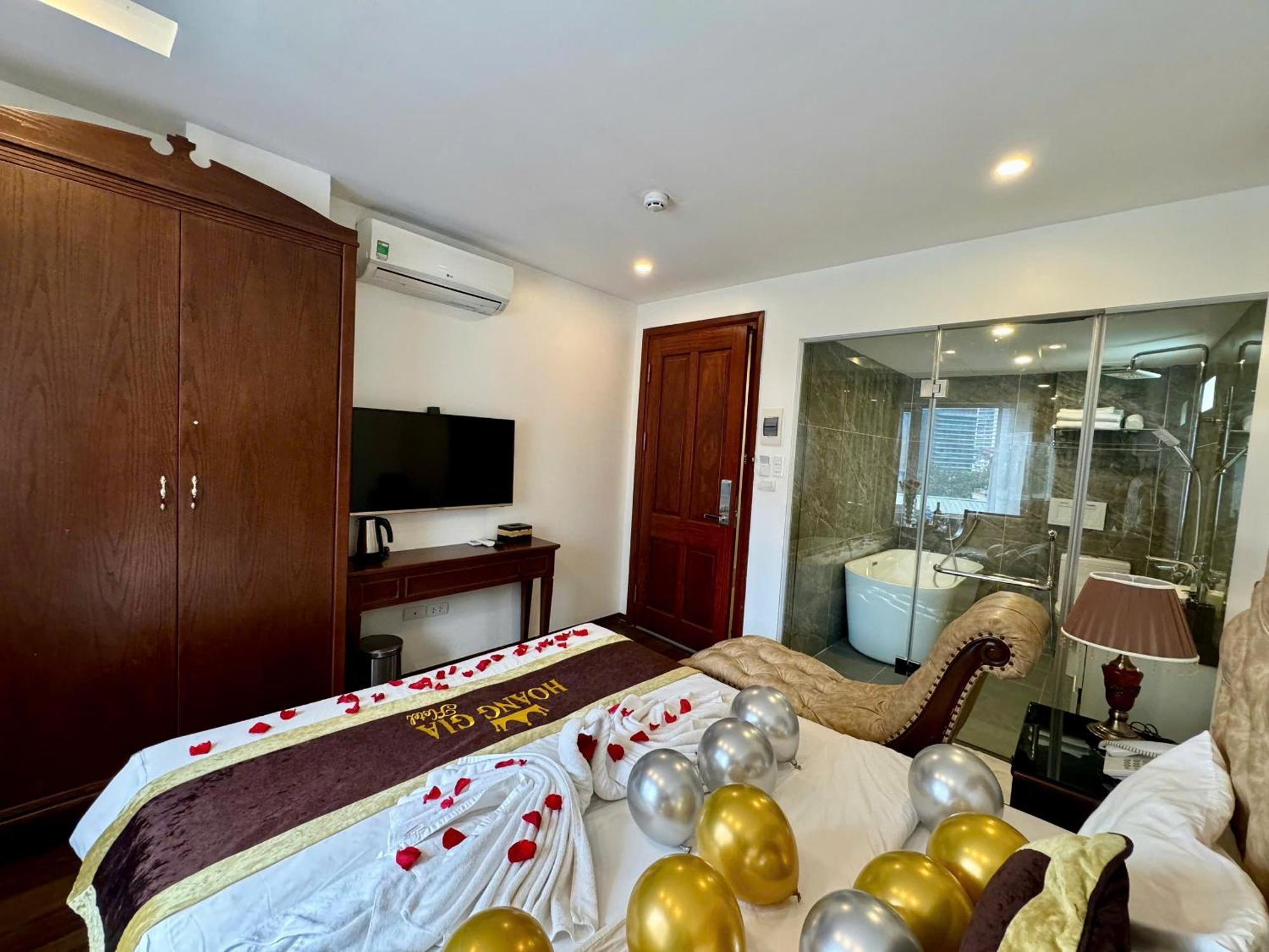 Hoang Gia Hotel Nhan Hoa Ханой Екстер'єр фото