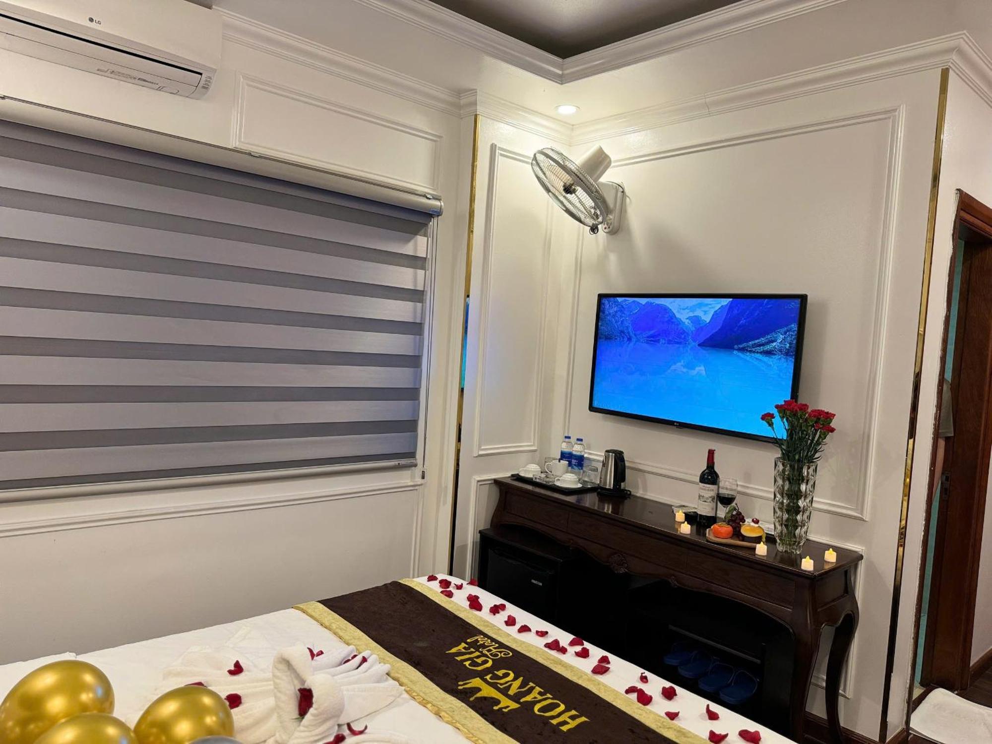 Hoang Gia Hotel Nhan Hoa Ханой Екстер'єр фото