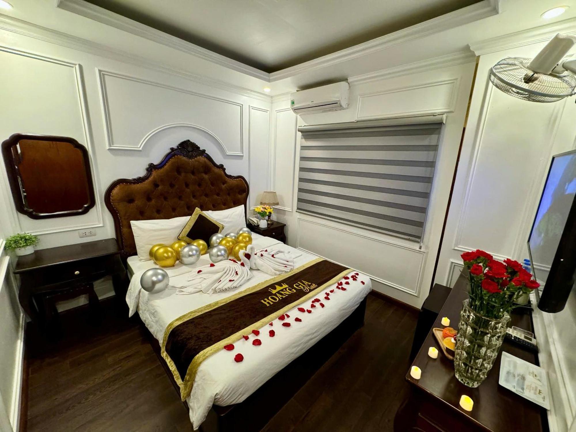 Hoang Gia Hotel Nhan Hoa Ханой Екстер'єр фото