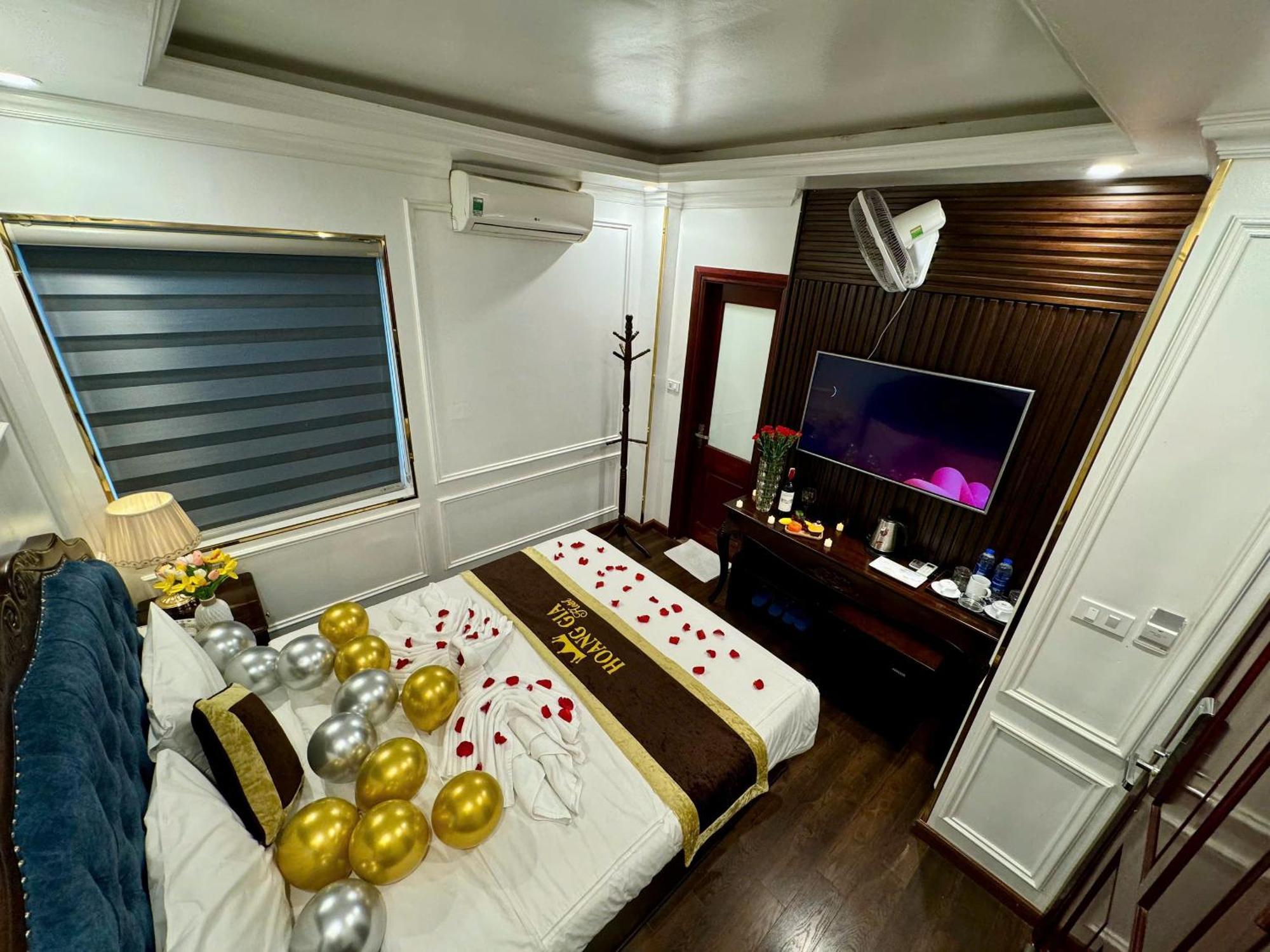 Hoang Gia Hotel Nhan Hoa Ханой Екстер'єр фото