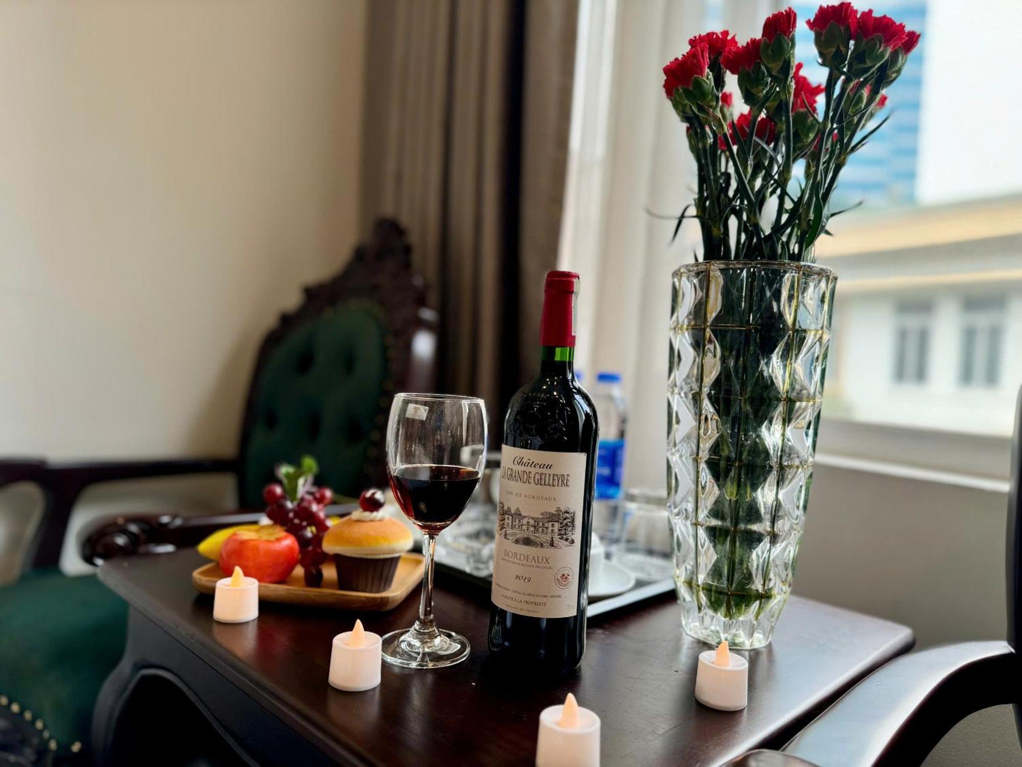 Hoang Gia Hotel Nhan Hoa Ханой Екстер'єр фото