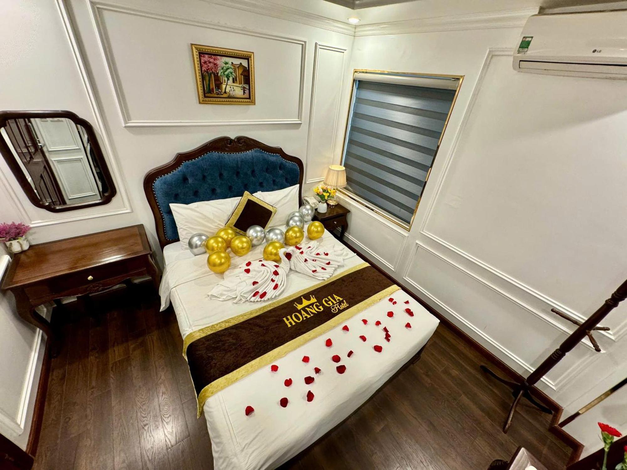 Hoang Gia Hotel Nhan Hoa Ханой Екстер'єр фото