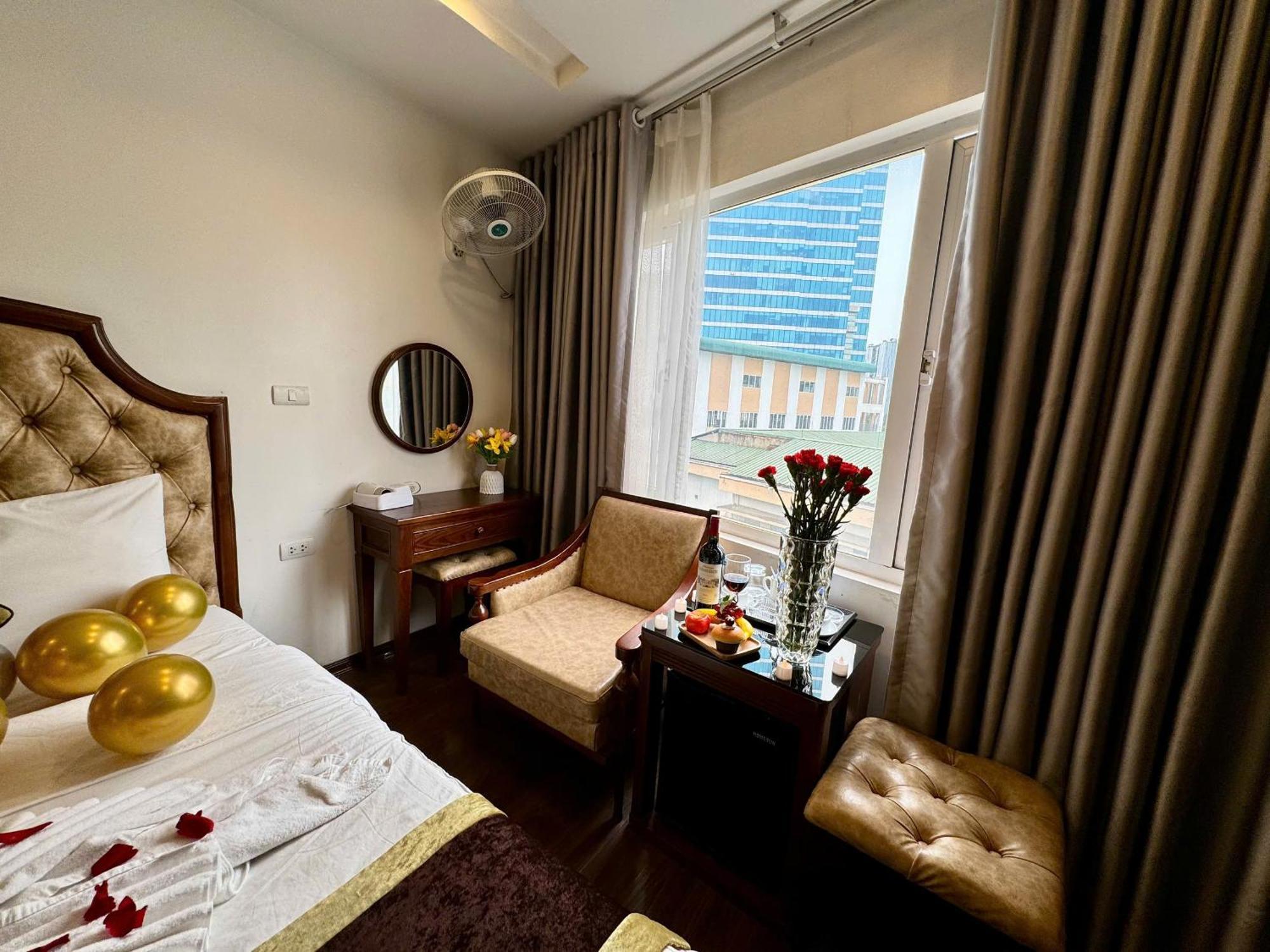 Hoang Gia Hotel Nhan Hoa Ханой Екстер'єр фото