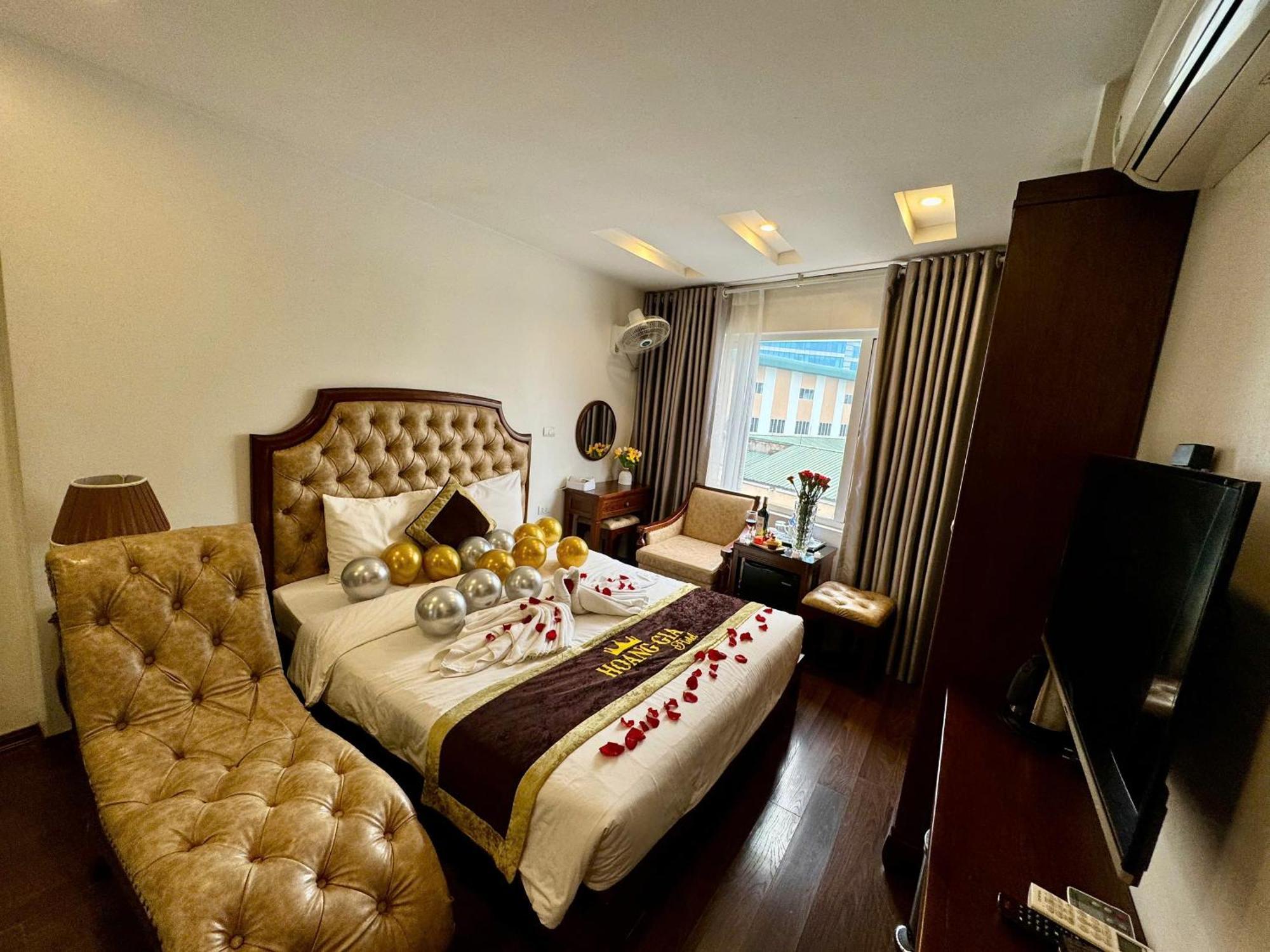 Hoang Gia Hotel Nhan Hoa Ханой Екстер'єр фото