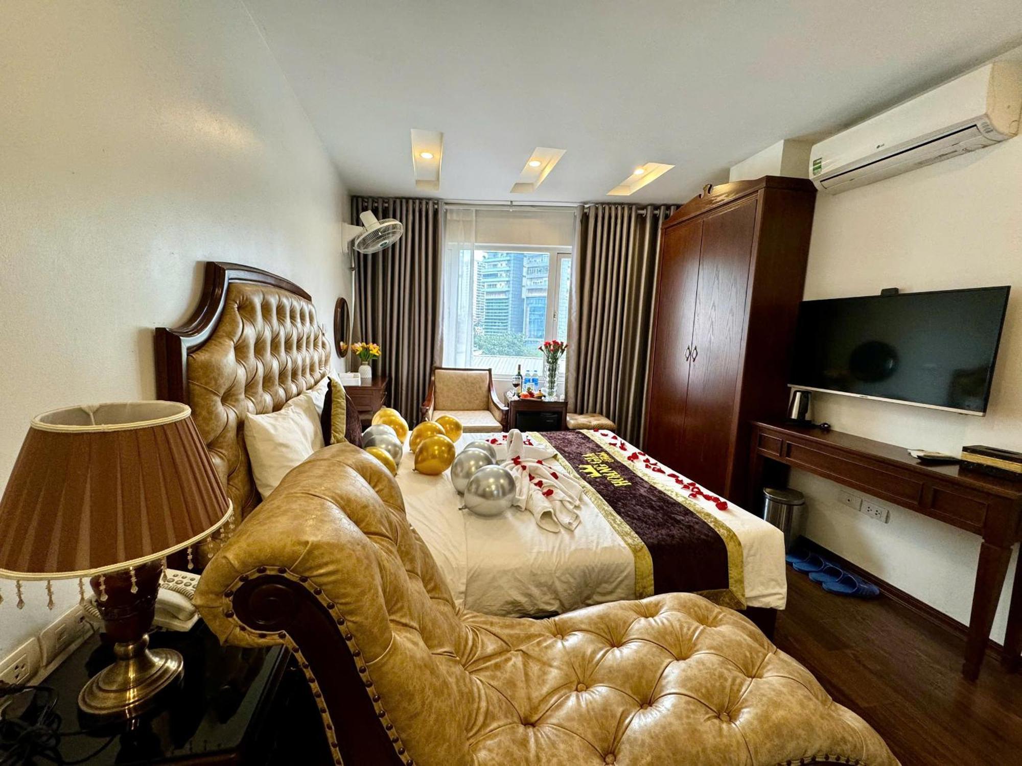 Hoang Gia Hotel Nhan Hoa Ханой Екстер'єр фото