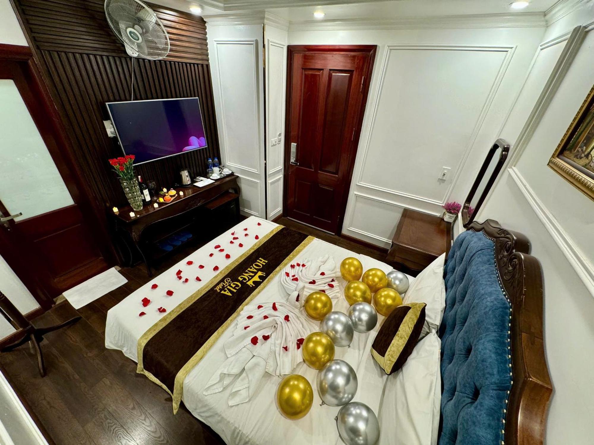 Hoang Gia Hotel Nhan Hoa Ханой Екстер'єр фото